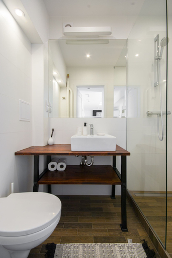 Bathroom 5, oompH Koszyki Luxurious Apartments, Warsaw