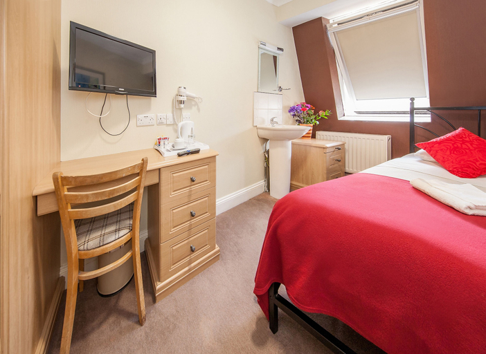 Bedroom 3, The Fairway Hotel, London