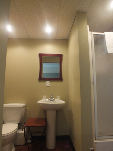 Bathroom 4, Résidences Campus Notre-Dame-de-Foy, Communauté-Urbaine-de-Québec