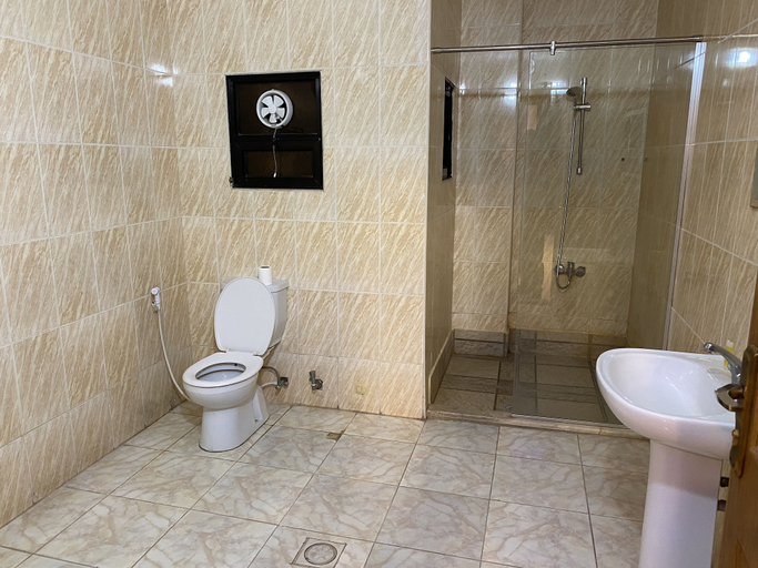 Bathroom 5, Sara Crown Hotel, Wastiyyeh