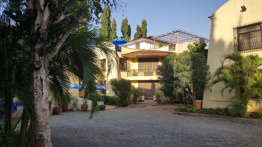 Exterior & Views 2, Hunch Backpackers Hostel, Kinondoni