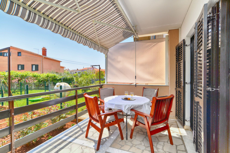 Others 4, Apartment 628, Fažana