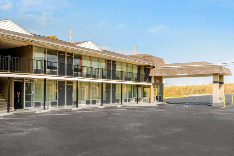 Exterior & Views 2, Econo Lodge Rolla I-44 Exit 184 Near Missouri University of Science and Technology, Phelps