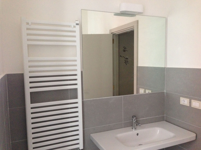 Bathroom 4, Hotel Real Orto Botanico, Napoli