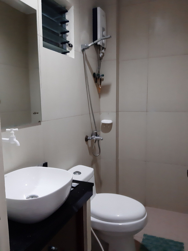 Bathroom 4, Slam's Garden Dive Resort, Daanbantayan