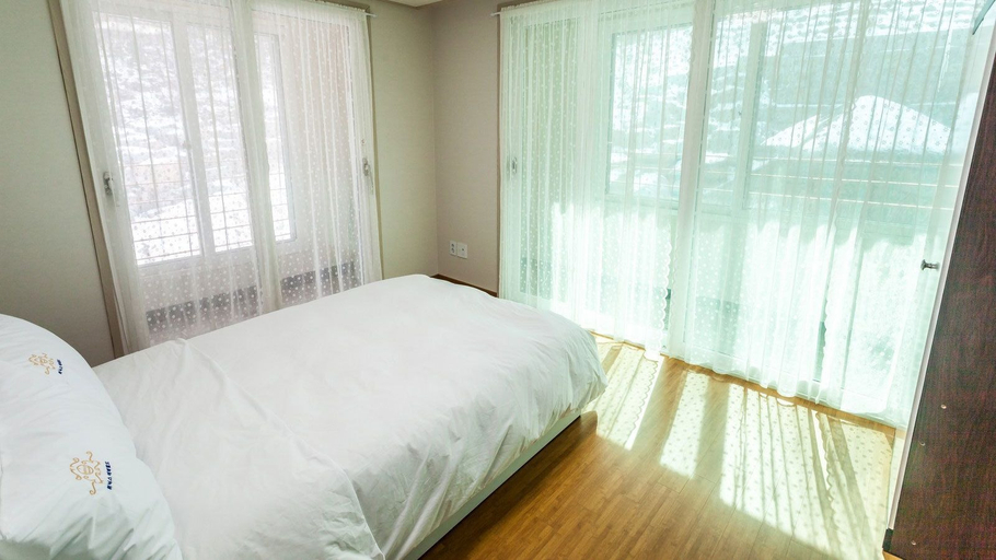 Bedroom 2, Phoenix Emerald Pension, Pyeongchang
