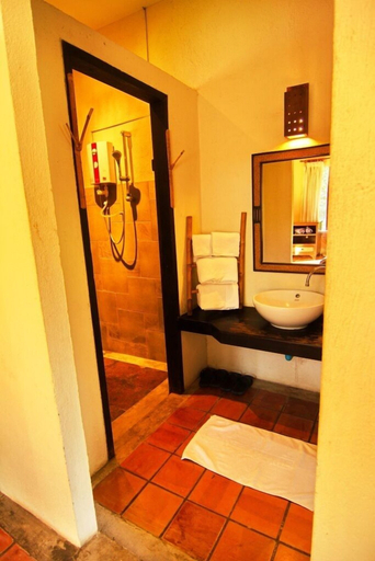 Bathroom 3, Baan Rai Lanna Resort, Mae Taeng