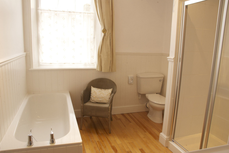 Bathroom 5, Chantry Hotel, Suffolk