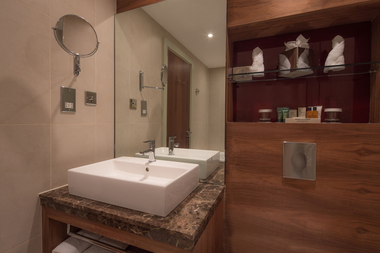 Bathroom 4, Hilton Liverpool City Centre, Sefton