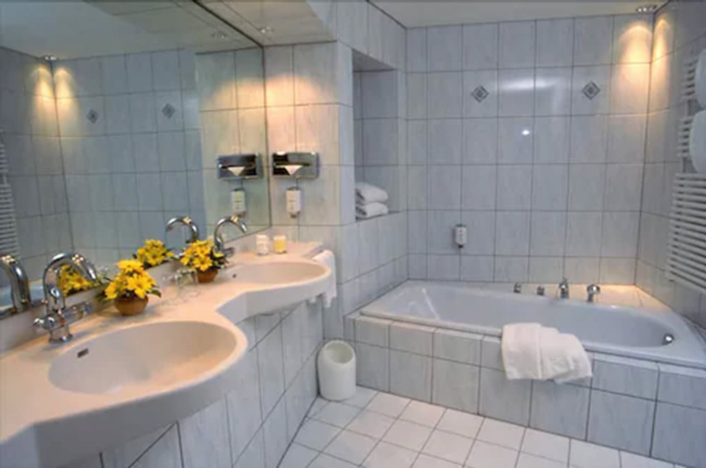 Bedroom 4, Hotel Meerane, Zwickau