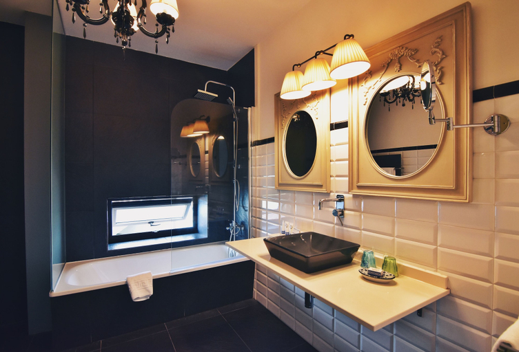 Bathroom 5, Quinta de San Amaro, Pontevedra