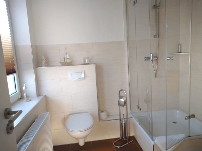 Bathroom 4, Frühstückshotel Möven Kieker, Dithmarschen