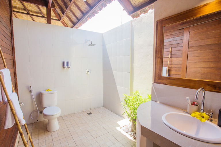 Bathroom, The Parnas, Klungkung