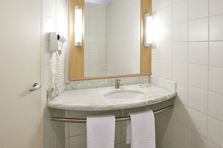 Bathroom 4, ibis Sao Carlos, São Carlos