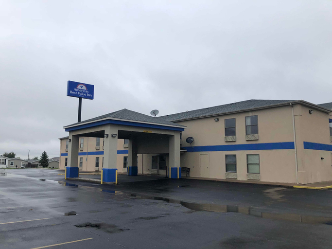 Exterior & Views 2, Super 8 by Wyndham Chenoa, McLean