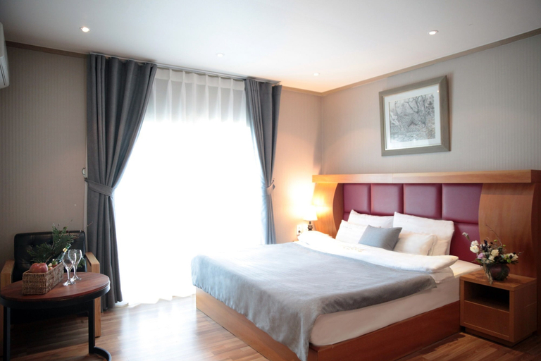 Bedroom 4, La Belle Hotel In Tongyeong, Tongyeong