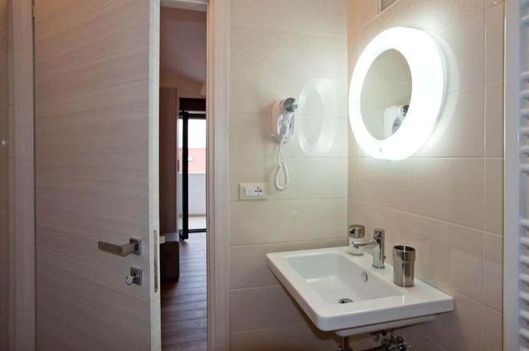Bathroom 5, B&B Raffaello a Mare, Pescara
