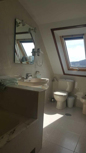 Bathroom 5, Hostal o Forno, A Coruña