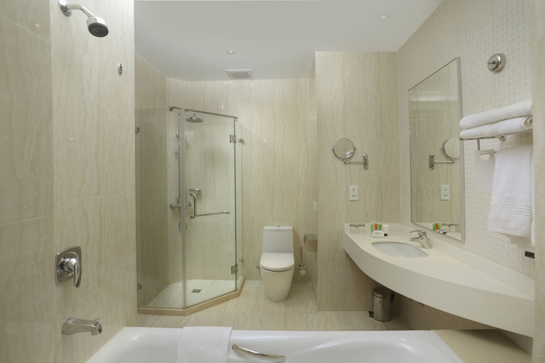 Bathroom 3, President Hotel, Lilongwe City