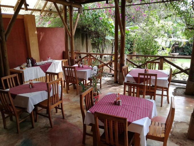 Food & Drinks 5, Lovisa Country Hotel, Jinja