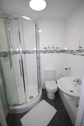 Bathroom 2, Marine Studio Apartment, Ceredigion