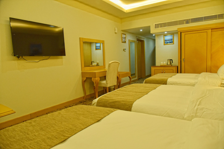 Bedroom 3, Muscat Plaza Hotel, Muttrah