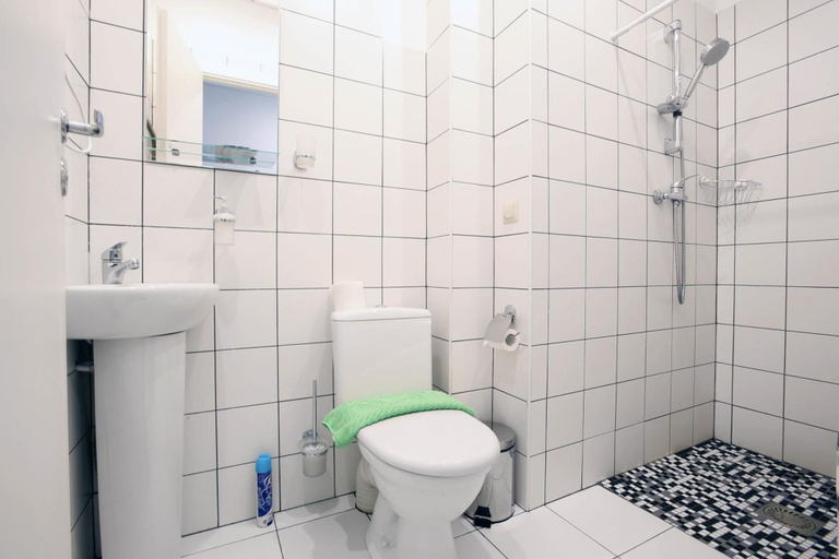 Bathroom 3, Station Hotel G73, Sankt-Peterburg gorsovet