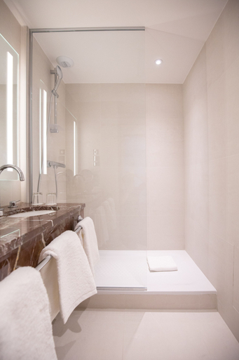 Bathroom 5, Hotel Alfred Sommier, Paris