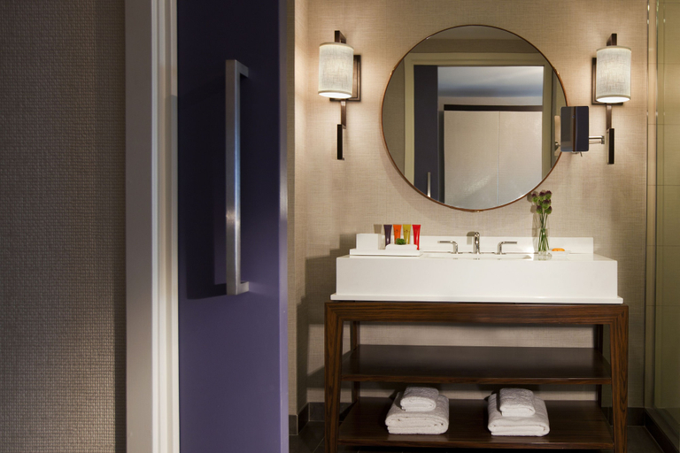 Bathroom 5, Kimpton HOTEL PALOMAR PHOENIX by IHG, Maricopa