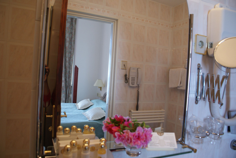 Bathroom 4, Hotel Mozart, Opatija/Veprinac