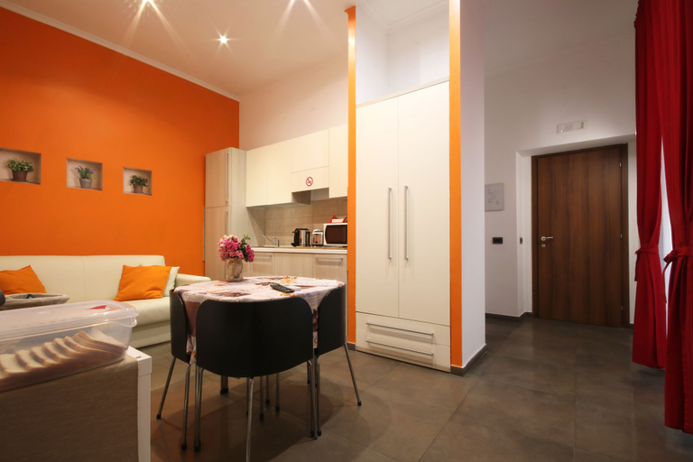 Others 5, Vatication B&B, Rome