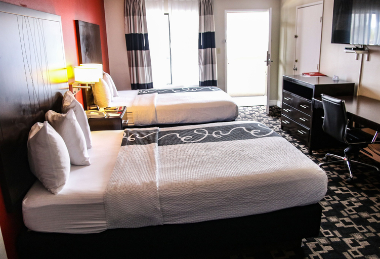 Bedroom 4, Ramada by Wyndham Oceanside, San Diego
