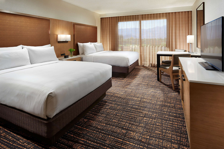 Bedroom 3, DoubleTree by Hilton Hotel Golf Resort Palm Springs, Riverside