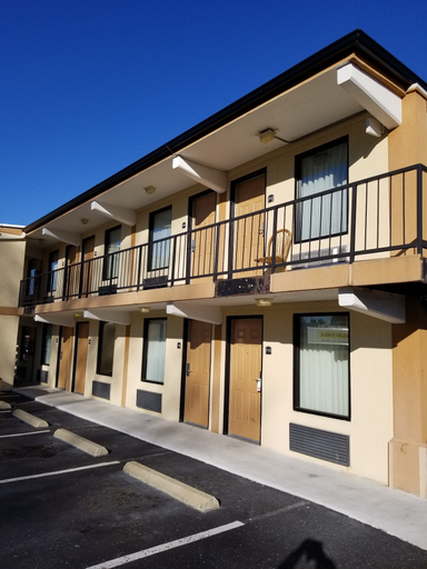 Exterior & Views 2, Drakes Creek Inn, Sumner