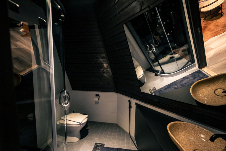 Bathroom 4, Apukka Resort, Lapland