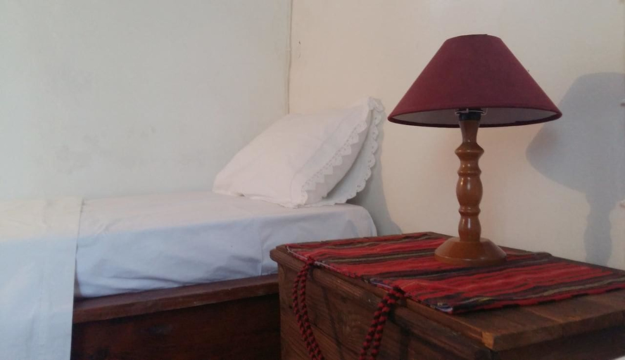 Bedroom 2, Bendeni Cottage, Crete