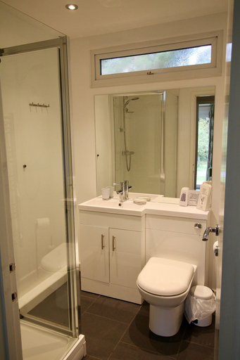 Bathroom, Ruthern Valley Holidays, Cornwall