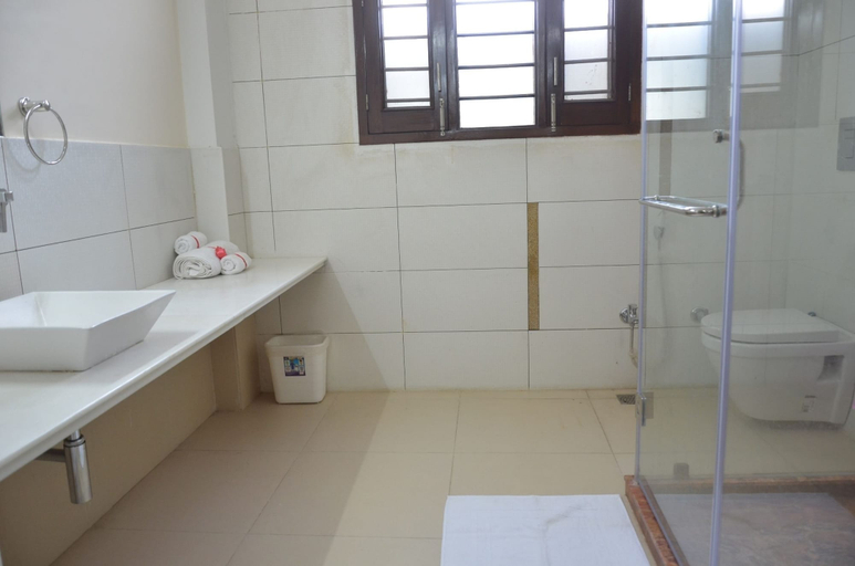 Bathroom 5, Hotel M Villa, Jaipur