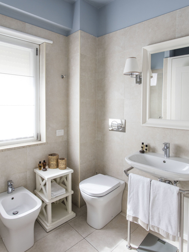 Bathroom 5, La Malandrina Apartments & Suites, Messina