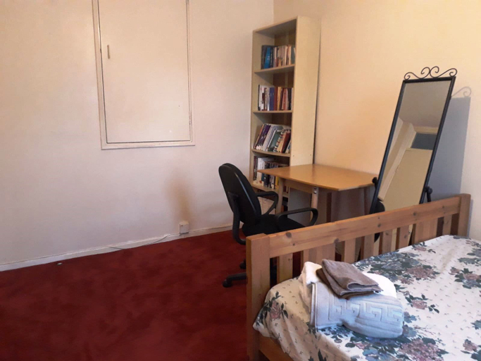 Bedroom 2, House with a garden in Arnos Grove, London