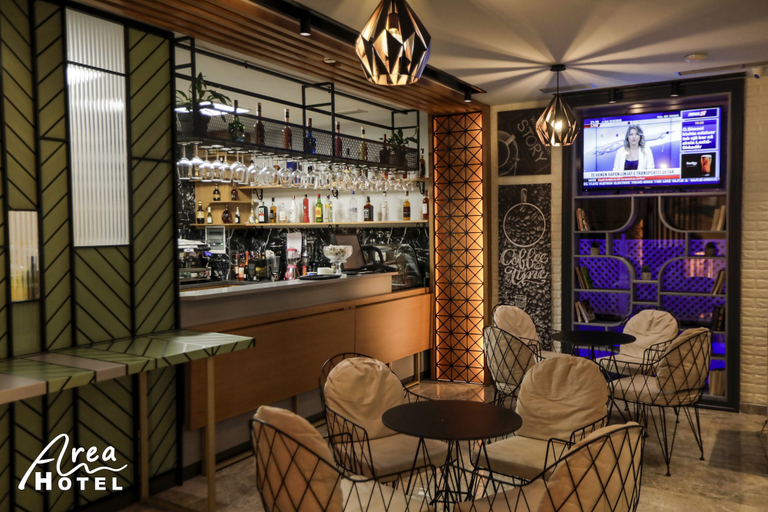 Food & Drinks 5, Area Hotel, Sarandës