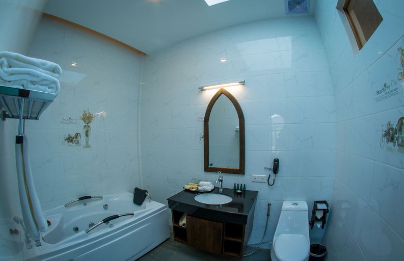 Bathroom 4, Lustre Bagan Resort, Myingyan