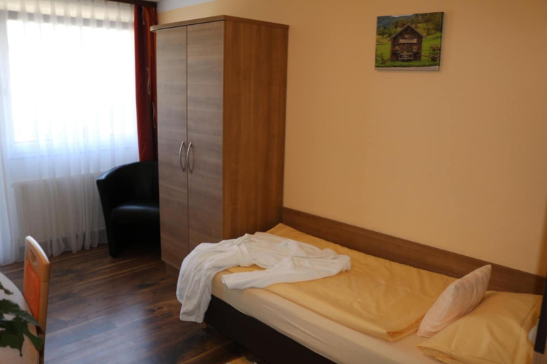 Bedroom 4, Hotel Brigitte, Breisgau-Hochschwarzwald