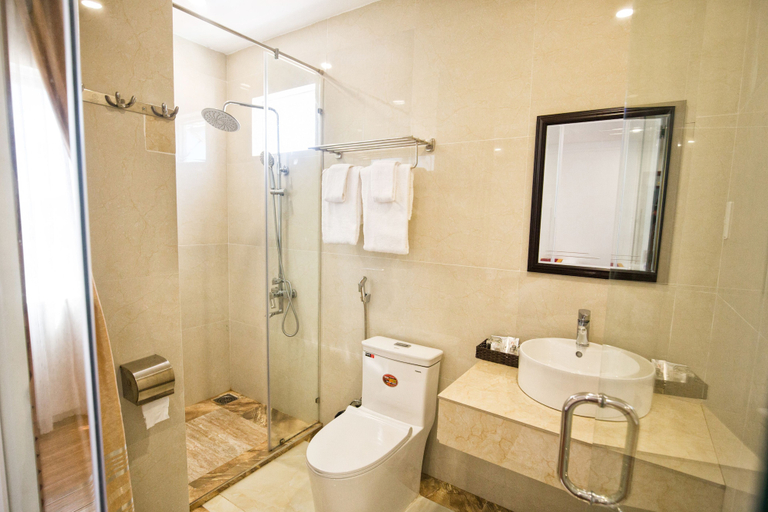 Bathroom 4, Le Centre Hotel, Pleiku
