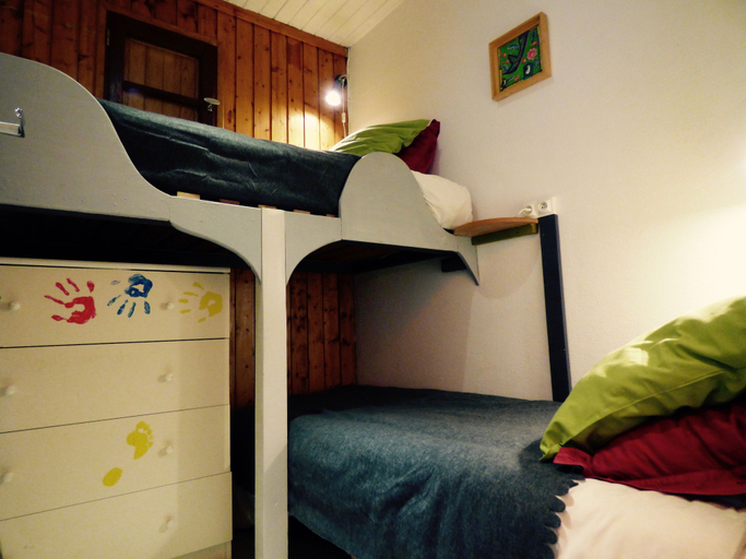 Bedroom 3, Dragon Vert, Hautes-Pyrénées