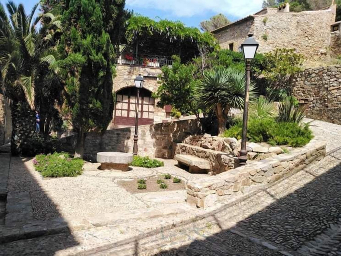 Exterior & Views 2, Hostal Sant Jordi, Girona