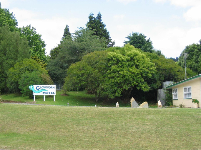 Others 4, Glowworm Motel, Waitomo