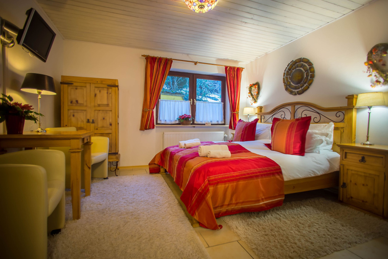Bedroom 3, Haus Zeranka Hotel garni, Traunstein