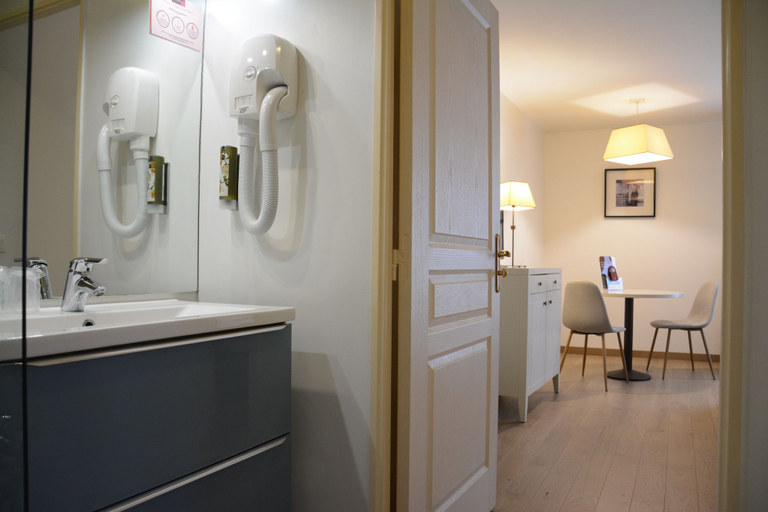 Bathroom 3, Cerise Chatou, Yvelines