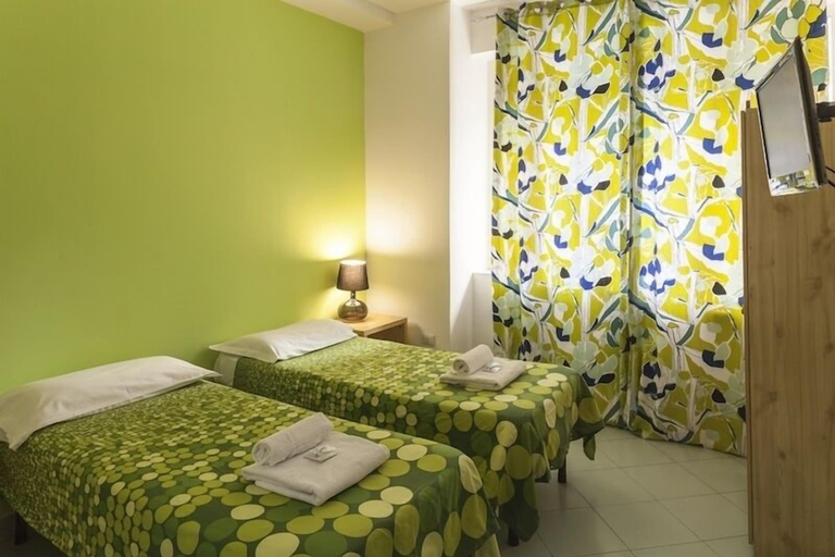 Bedroom 2, Hostel of the Sun, Napoli